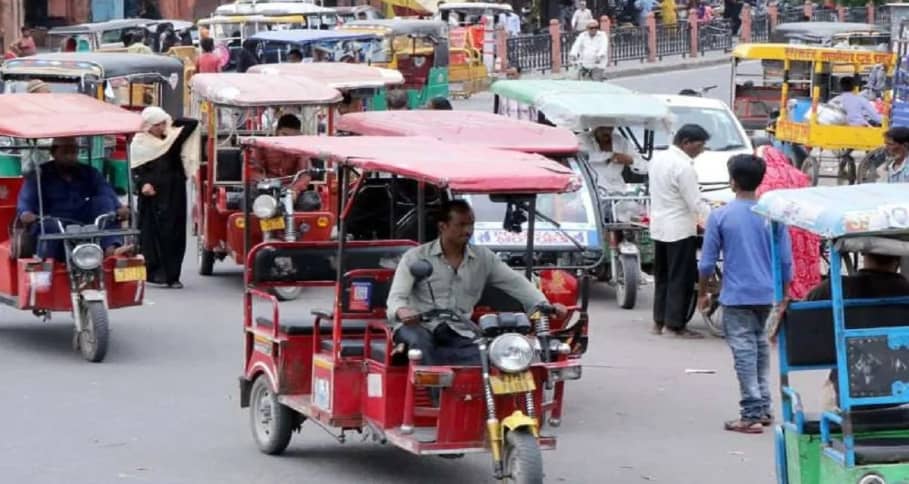 Jaipur Municipal Corporation Sets Parking Spaces for E-Rickshaws Amid Rising Numbers